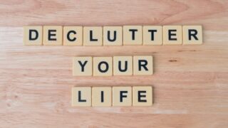 Minimalizm i decluttering: jak uprościć życie